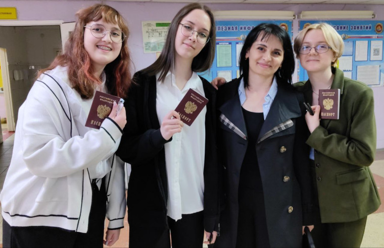 Выпускники 9 классов сдали первый ОГЭ по английскому языку. Выпускники 9 классов сдали первый ОГЭ по английскому языку.